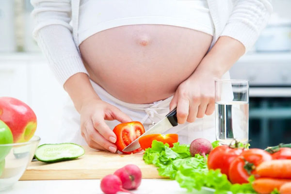 Nếu có nguy cơ tiểu đường thai kỳ, thai phụ nên điều chỉnh chế độ ăn khoa học