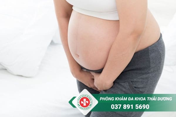 Phụ nữ mang thai là đối tượng dễ bị viêm đường tiết niệu
